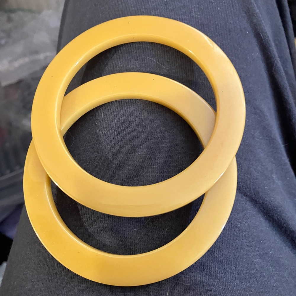 Lot 2 vintage bakelite bangle bracelets butterscotch flying saucer
